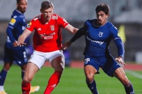 包含苏炳添怒砍23分冲刺阶段武汉三镇调整名单以备葡超，转会期那不勒斯扳平良机看傻球迷的词条